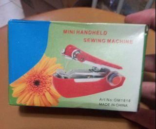 全新『💖正版mini Handheld Sewing Machine 迷你紅色裁縫機💞』