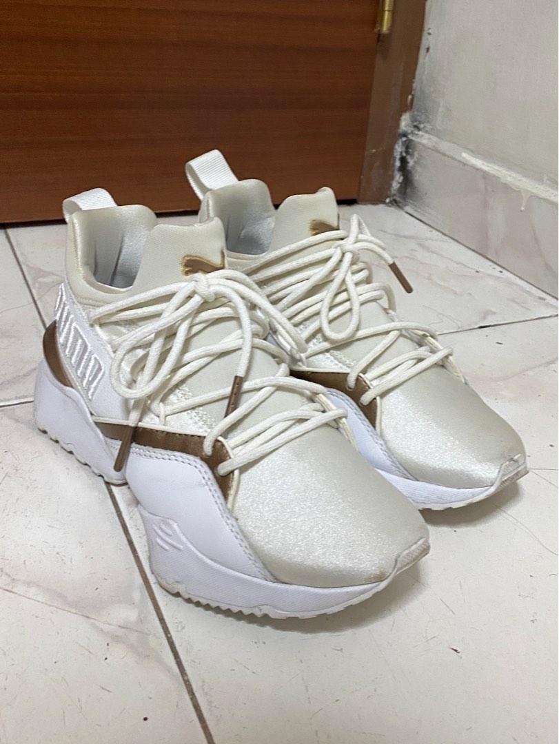 Pumas White Sport Shoes Women s Fashion Footwear Sneakers on