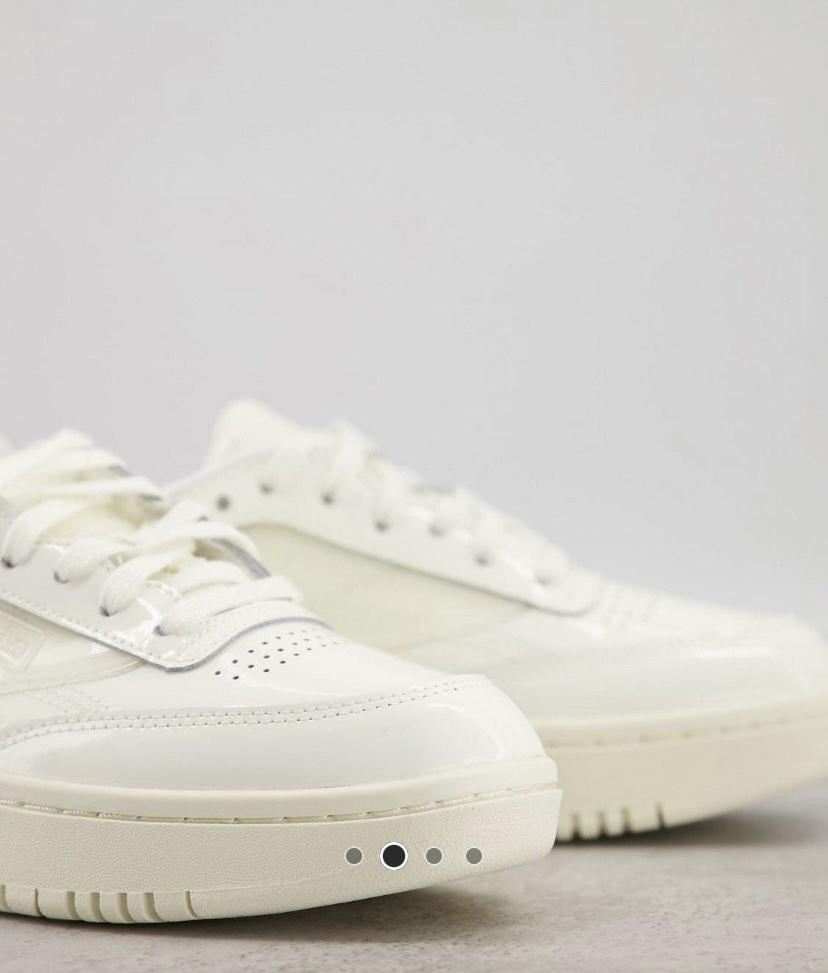 Reebok club c trainers online off white