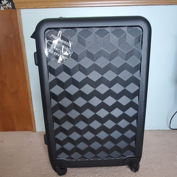 Samsonite farnham 28 spinner top