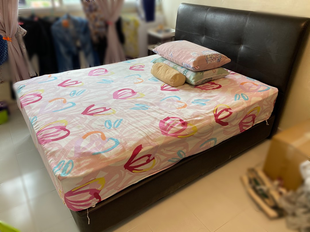 Simmons Bed Frame, Furniture & Home Living, Furniture, Bed Frames