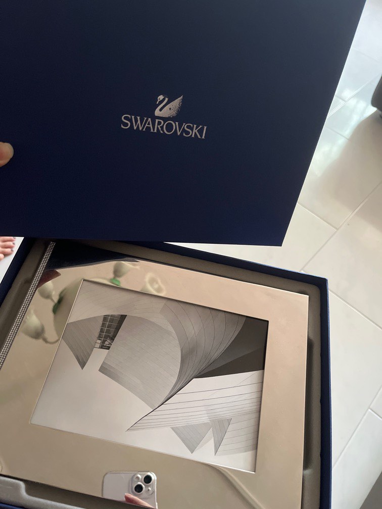 swarovski photo frame, Everything Else on Carousell