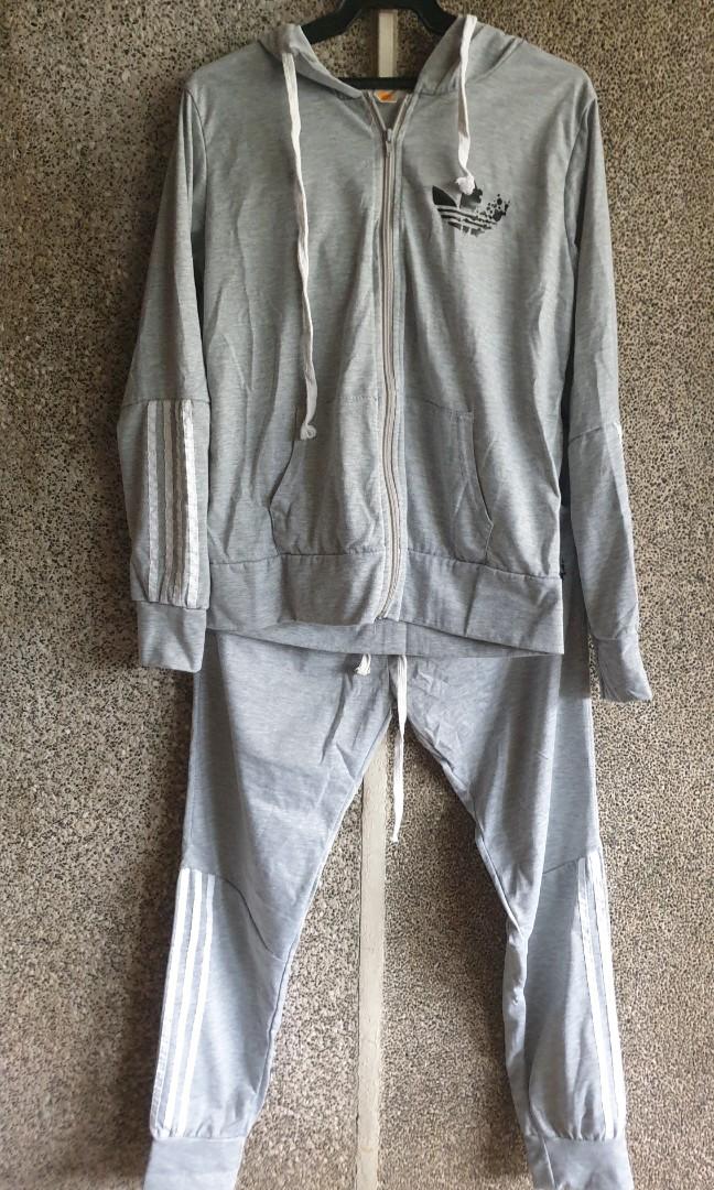 Terno Jacket Jogging Pants (Category: Activewear) located in Valenzuela. Submitted by phase2shop (Listing ID 1190988131, Image 1). Description: medium - large no flaws never used.