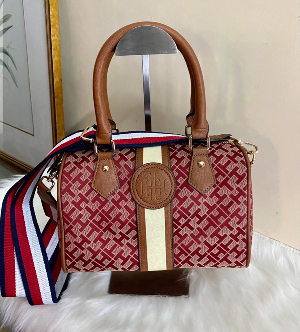 TOMMY HILFIGER DOCTOR s BAG Luxury Bags Wallets on Carousell