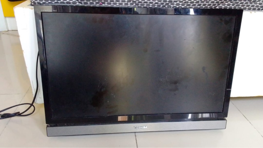 Toshiba LED TV, Elektronik, TV & Perlengkapan Hiburan di Carousell