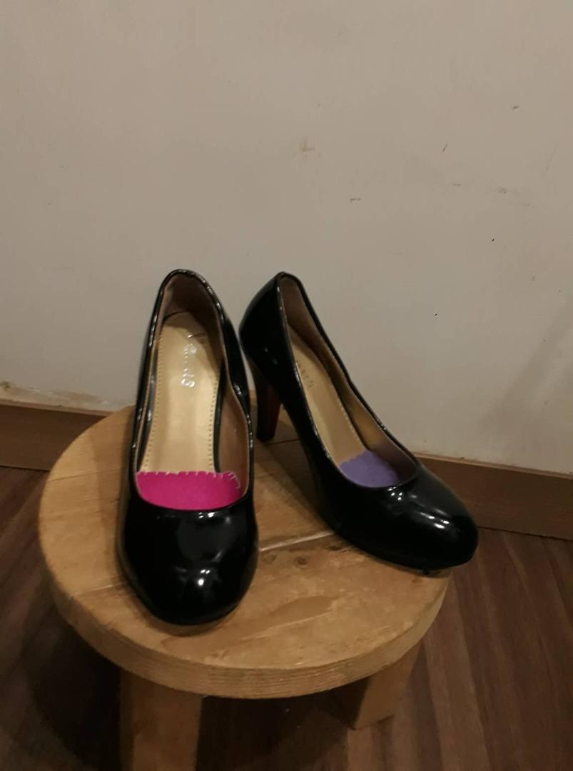VENUS BLACK PUMPS WITH RED BOTTOMS Women s Fashion Footwear