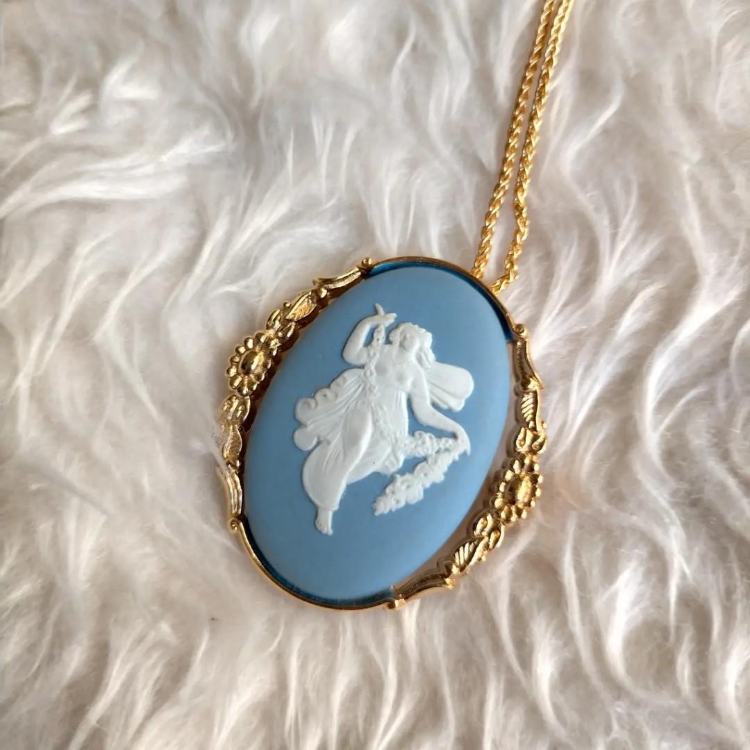 Wedgwood necklace hotsell