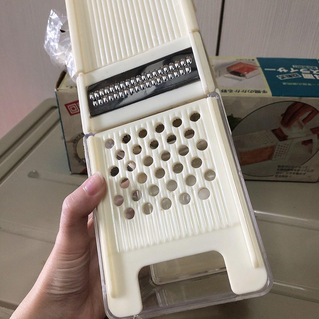 日本 四面多功能食物料理器 刨刀 刨絲 刨片, 家具及居家用品, 廚具和餐具, 刀和砧板在旋轉拍賣