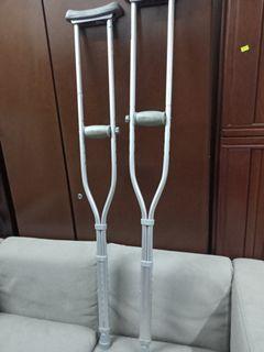 Adjustable Aluminum Under-arm Crutches