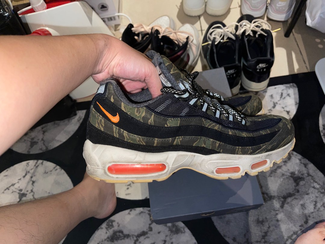 Nike 95 hotsell x carhartt