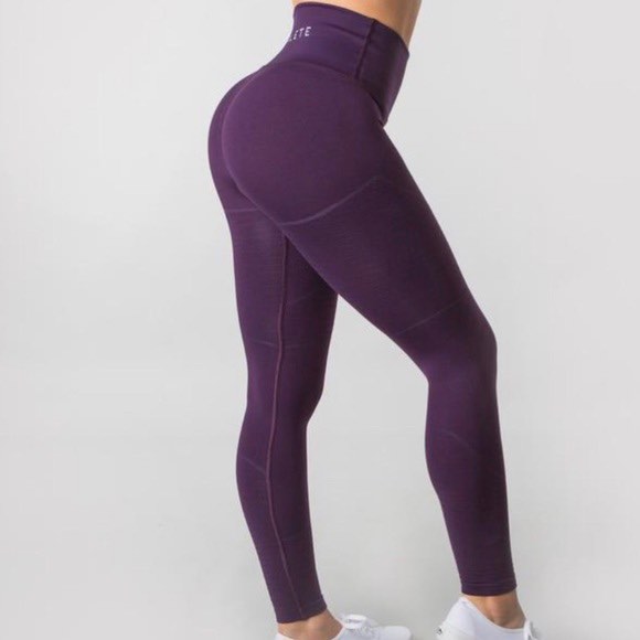 alphalete amplify leggings in passive purple size - Depop