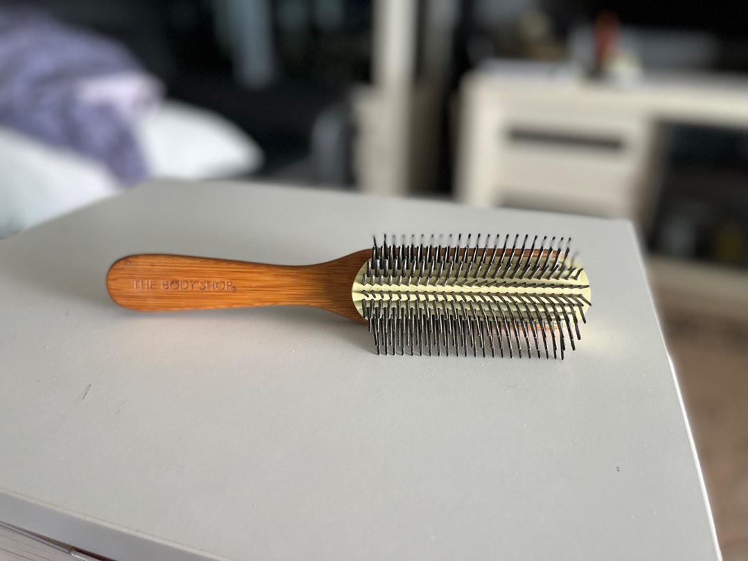 Body Shop Hair Brush, Beauty & Personal Care, Hair on Carousell