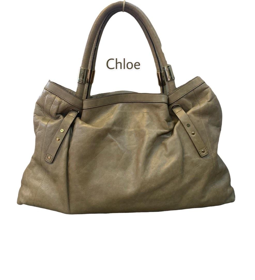 Chloe Victoria Leather Tote Bag (Category: Luxury Bags & Wallets) located in Paranaque City. Submitted by katlouieleandicho (Listing ID 1191180420, Image 3). Description: 💯Authentic #Chloe Victoria Leather Tote Bag Made in Romana Rank A Price : P5.3K.