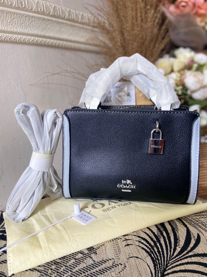 Coach Micro Zoe, Fesyen Wanita, Tas & Dompet di Carousell