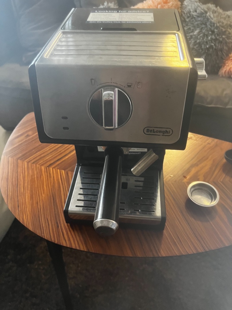 DeLonghi Coffee maker, TV & Home Appliances, Kitchen Appliances, Coffee