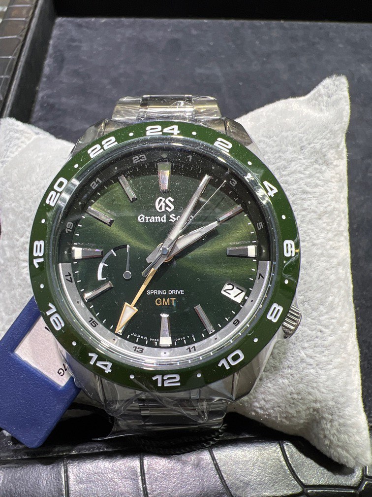 Grand Seiko SGBE257 green dial spring drive , Luxury, Watches on Carousell