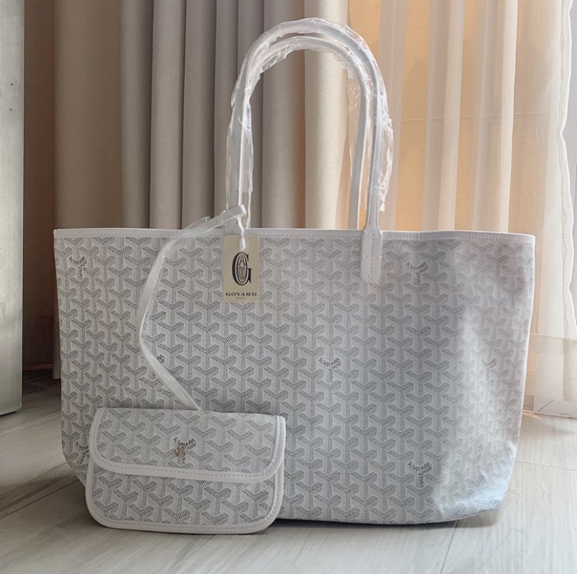 Gyard white, Women's Fashion, Bags & Wallets, Tote Bags on Carousell