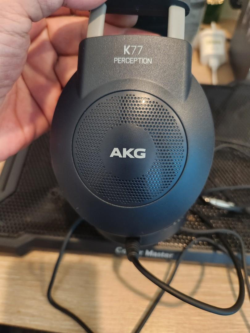 AKG k77