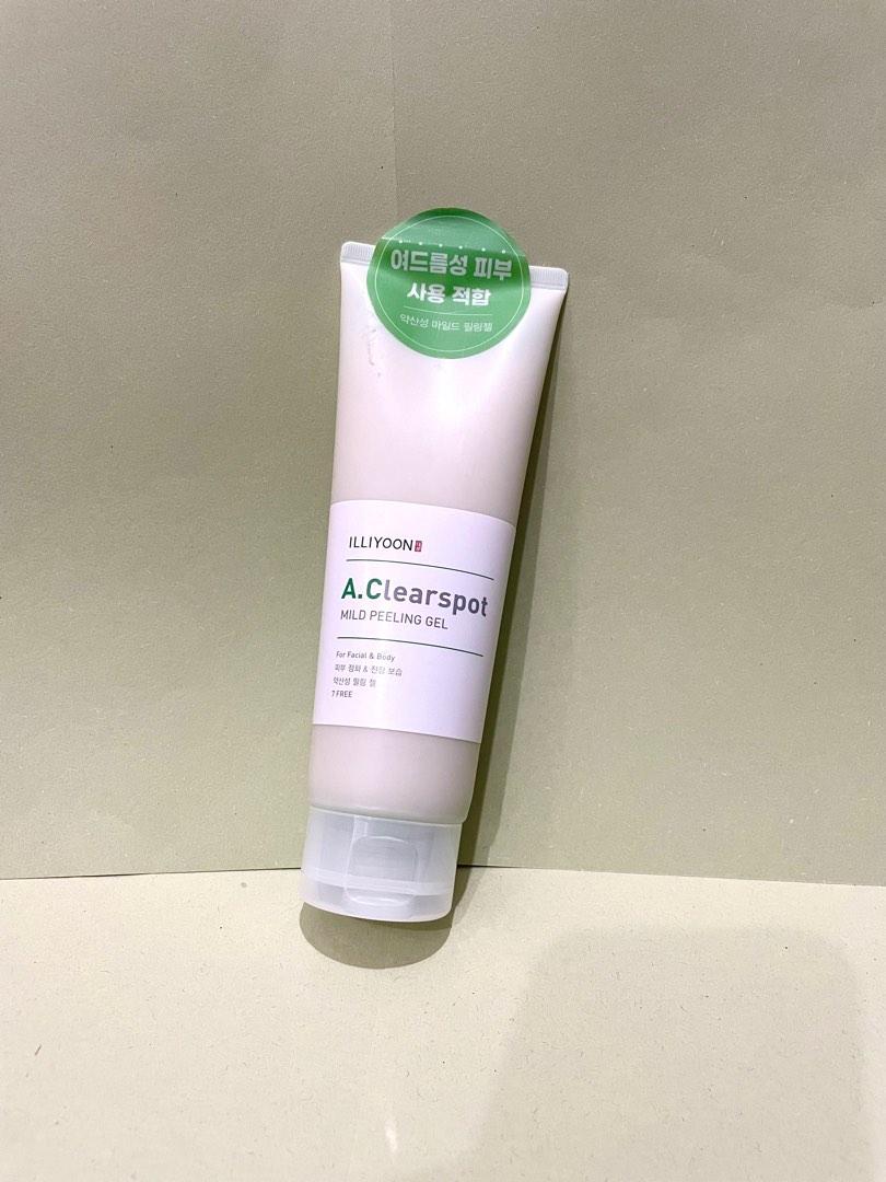 Illiyoon Clearspot Mild Peeling Gel (Category: Face Care) located in Manila. Submitted by deeen14 (Listing ID 1191198818, Image 1). Description: Effectively and gently removes dead skin cells and moisturizes the skin at the same time. A low-pH exfoliator for body and face. Doesn’t irritate the skin, safe to use for acne-prone skin. Contains Cellulose & Melting Scrub, absorbs excess sebum and gently remove dead skin cells, making the skin feel smo