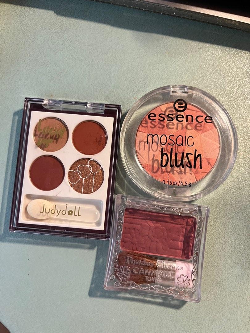 Judydoll Eyeshadow/ Essence soft powder blush/ Canmake cheek, Beauty