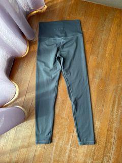 Kydra Flow Leggings - Size M / UK 8 / US 4 / W26