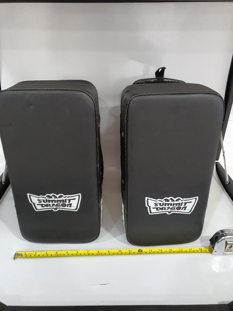 Lonsdale boxing gloves and Summit Dragon boxing pads, Sports Equipment