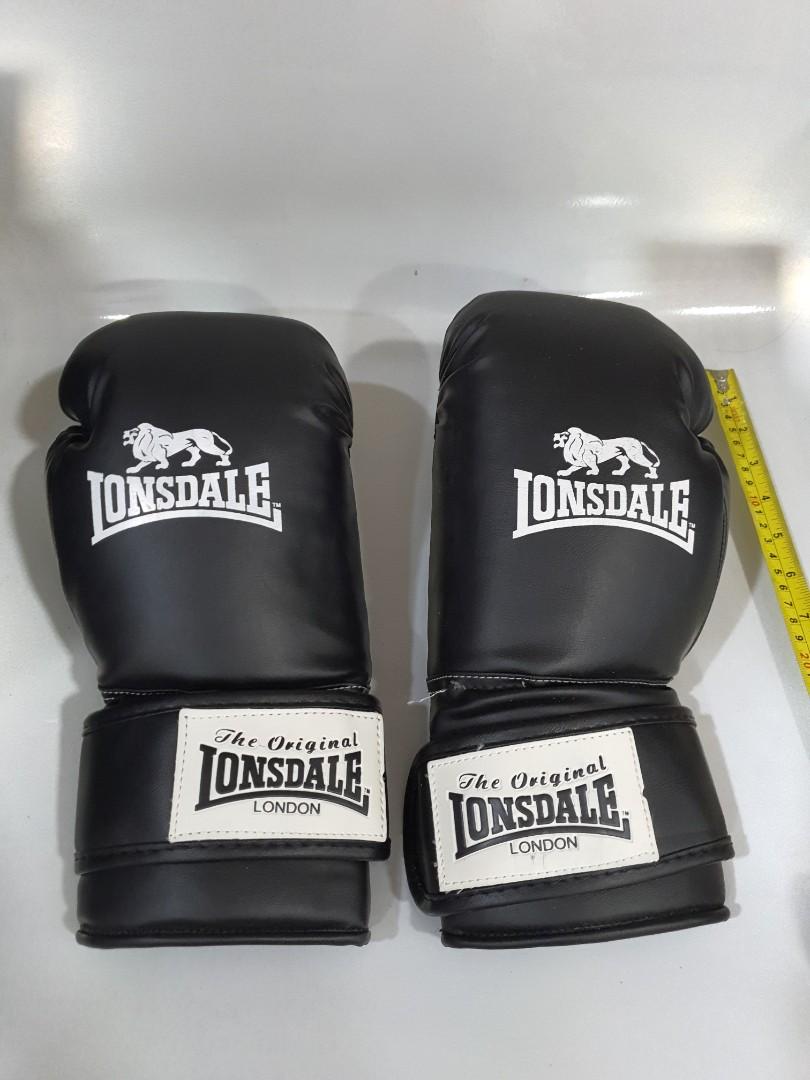 Lonsdale boxing gloves and Summit Dragon boxing pads, Sports Equipment