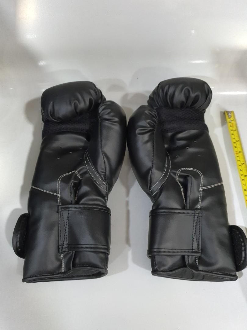 Lonsdale boxing gloves and Summit Dragon boxing pads, Sports Equipment