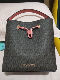 (Kategori: ) berada di . Dikirim oleh lenlen30 (ID iklan 1191120870, Gambar 1). Deskripsi: .
