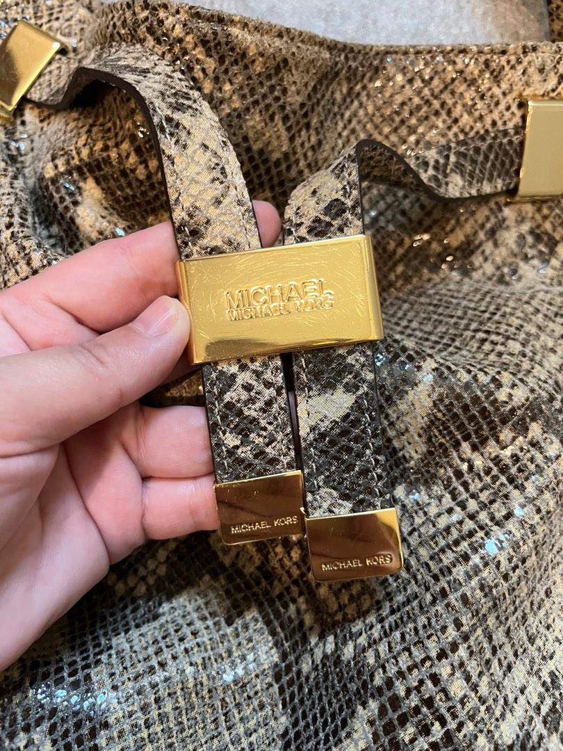 Michael Kors Shoulder bag (Category: Shoulder Bags) located in Taguig. Submitted by jitbug55 (Listing ID 1191155830, Image 2). Description: In real leather. No peeling. Been in storage. With dust bag. .