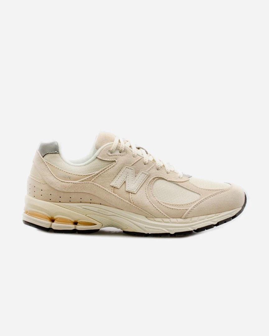 New balance 2002 RCC Calm Taupe M2002RCC, 男裝, 鞋, 波鞋- Carousell