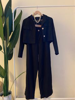 (Category: ) located in . Submitted by wardrobe_ (Listing ID 1191271692, Image 1). Description: .