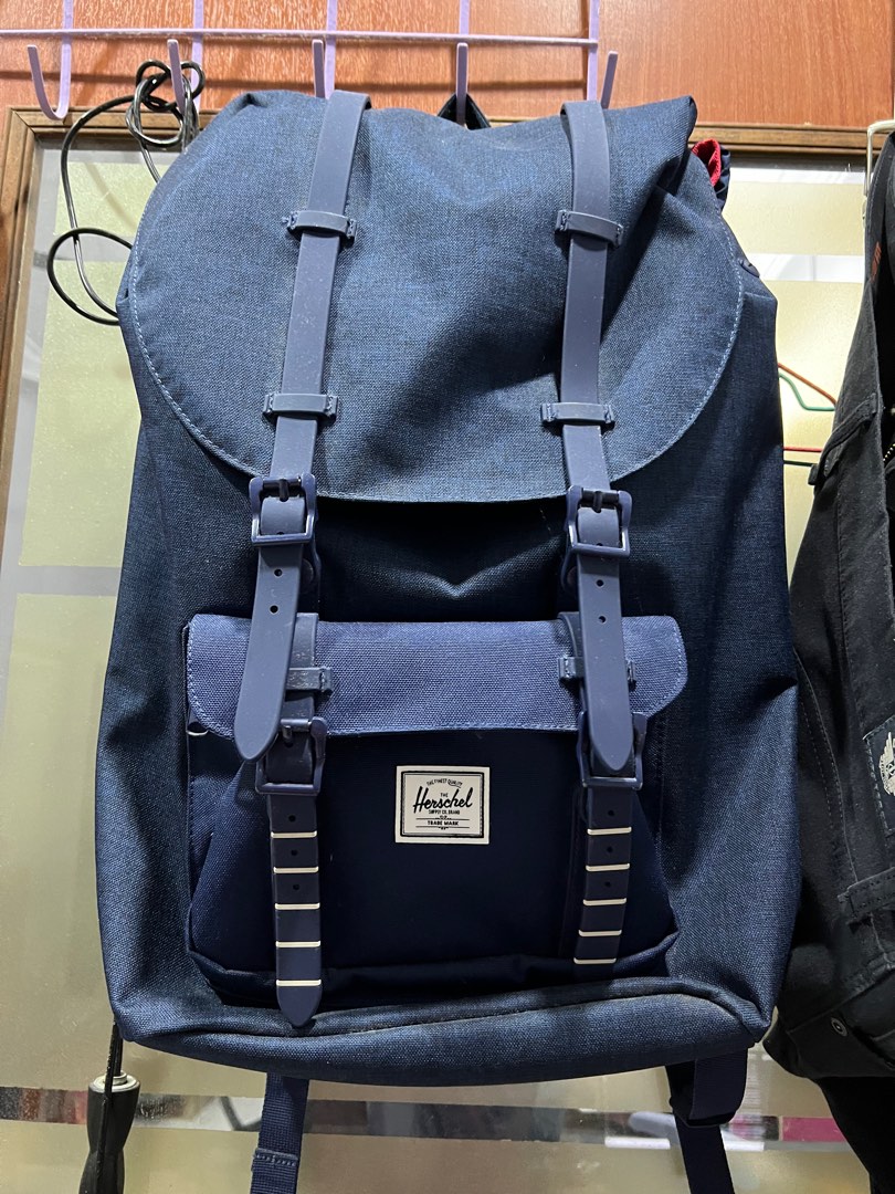 ORIGINAL Herschel 25L USED 2 TIMES ONLY Men s Fashion Bags