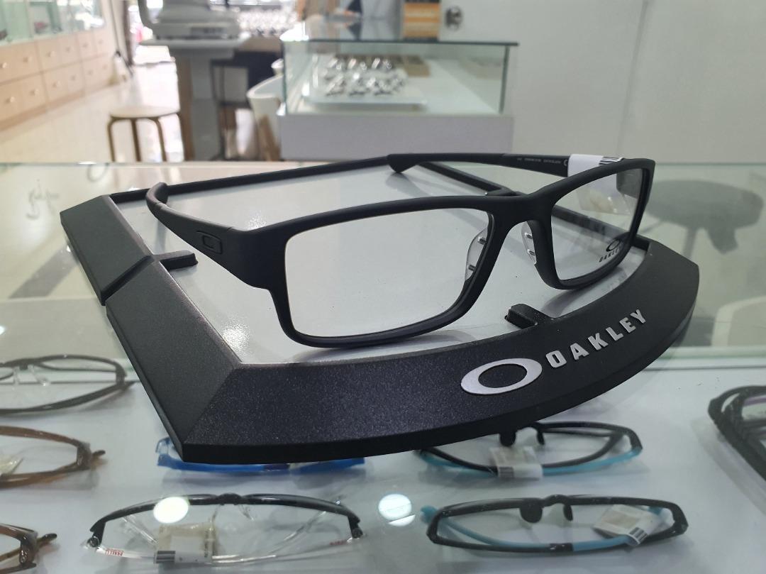 ORIGINAL Oakley Airdrop OX8046 Satin Black [XL SIZE 59], Men's Fashion,  Watches & Accessories, Sunglasses & Eyewear on Carousell
