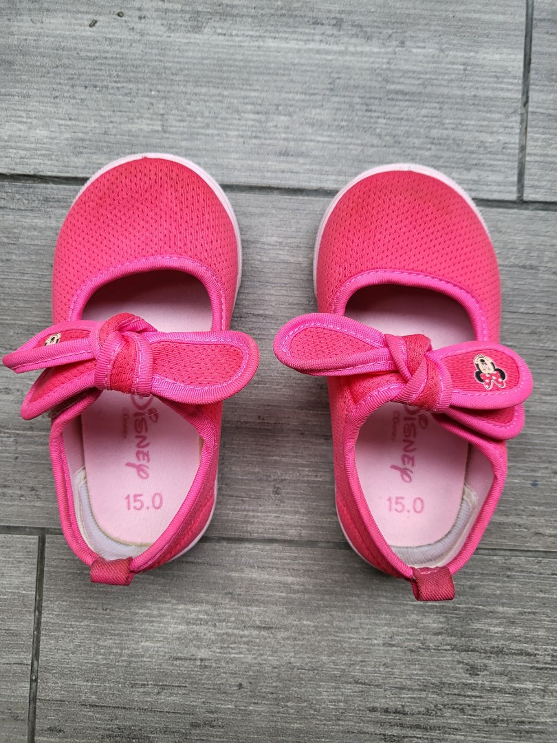 Newborn pink shoes top