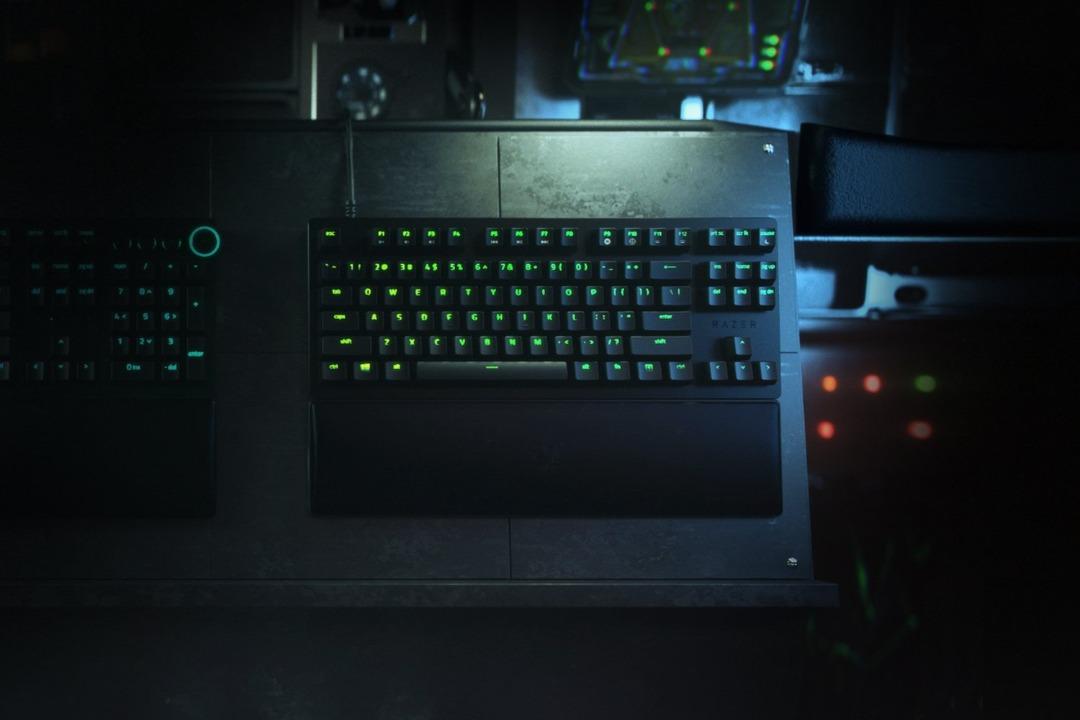 全新現貨)Razer Huntsman V2 Tenkeyless線性紅軸/有聲紫軸黑色(原裝