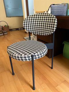 Retro Houndstooth Chair