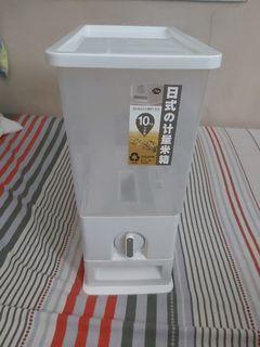 Rice Cereal Dispenser