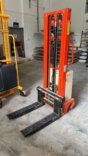 Semi Electrical Stacker