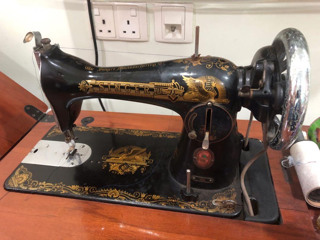Singer Sewing Machine model 15K, Hobbies & Toys, Memorabilia