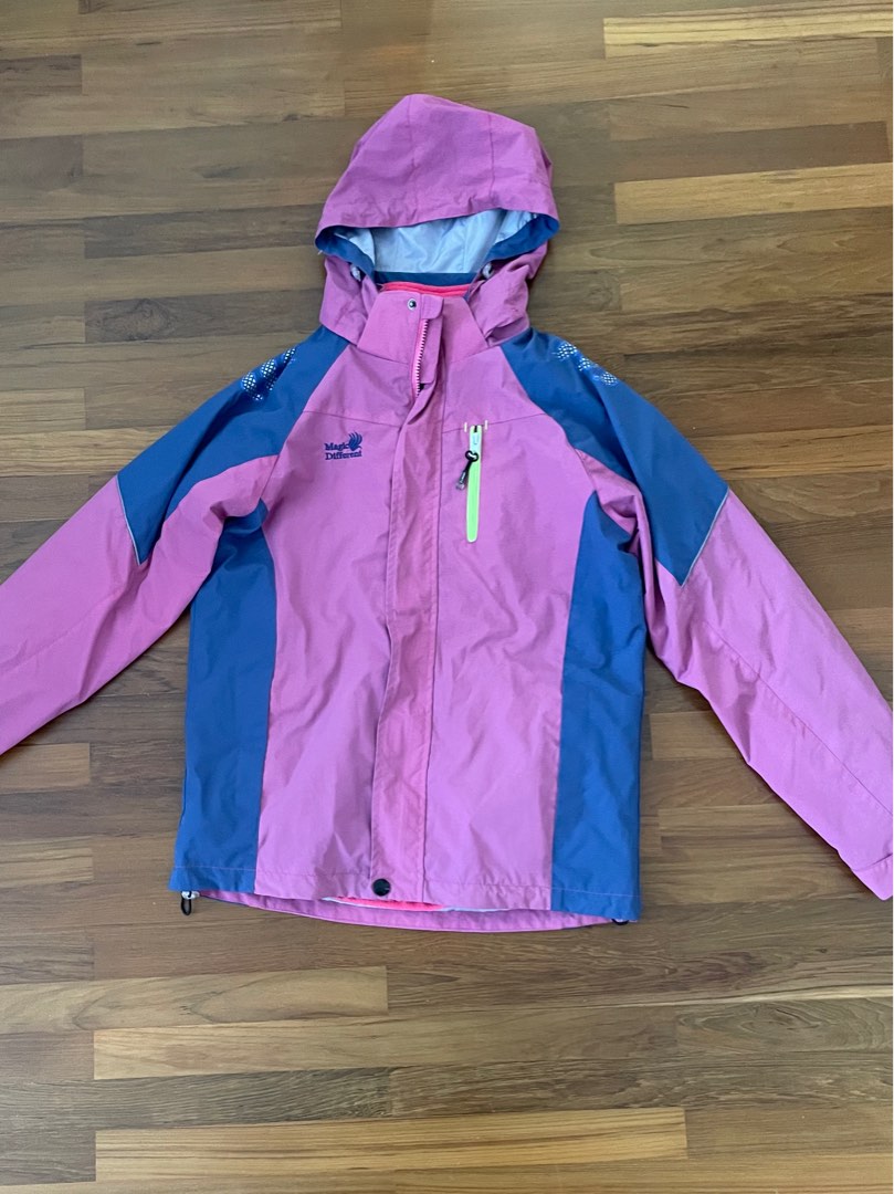 ski jacket, Women's Fashion, Coats, Jackets and Outerwear on Carousell