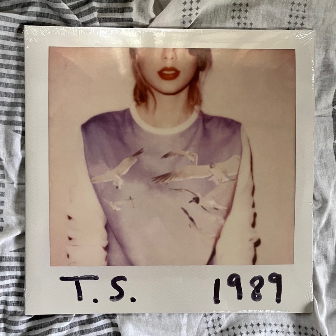 Taylor Swift - 1989 Vinyl, Hobbies & Toys, Music & Media, Vinyls on ...