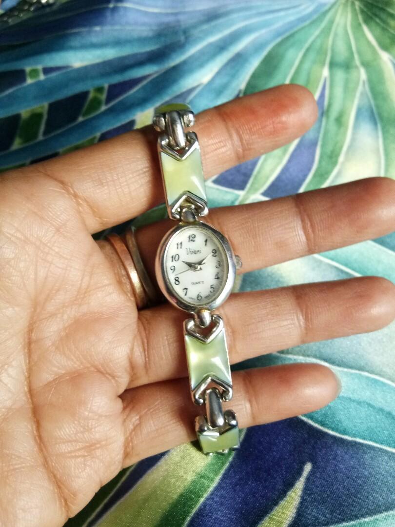 Vintage Vivani Quartz Women's Watch, Mother of Pearl Dial, Stainless Steel  Heart Themed Bracelet, Rhine Stone Accents, 7 - Etsy Hong Kong
