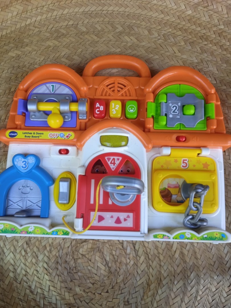 Vtech Latches and Doors Busy Board, Babies & Kids, Infant Playtime on