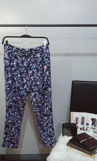 Warehouse printed bottom