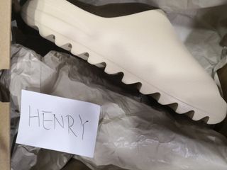(Category: ) located in . Submitted by hypesnkrs (Listing ID 1191177254, Image 1). Description: .