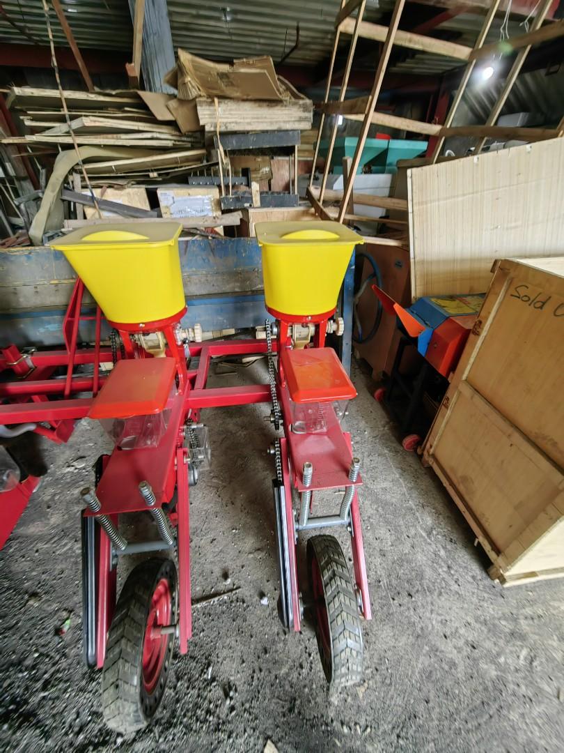 4 Rows Corn Planter, Commercial & Industrial, Industrial Equipment on