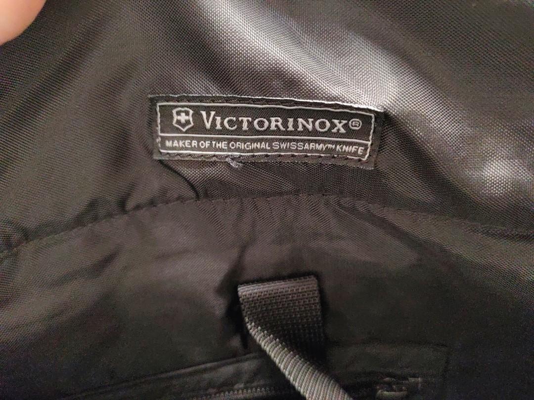9 Victorinox swiss tracker bag