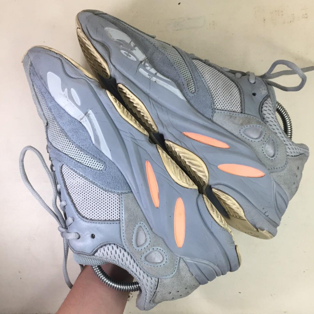 Yeezy 700 inter 2025