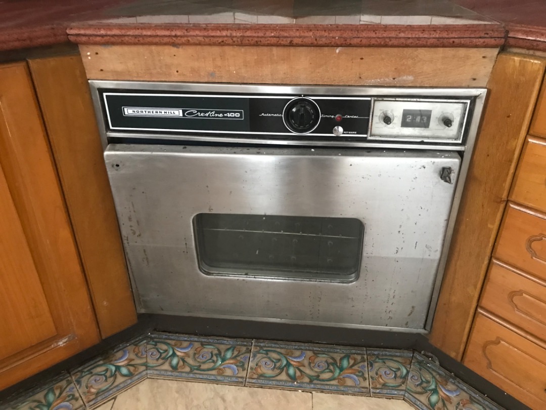Antique OVEN, TV & Home Appliances, Kitchen Appliances, Other Kitchen Appliances on Carousell